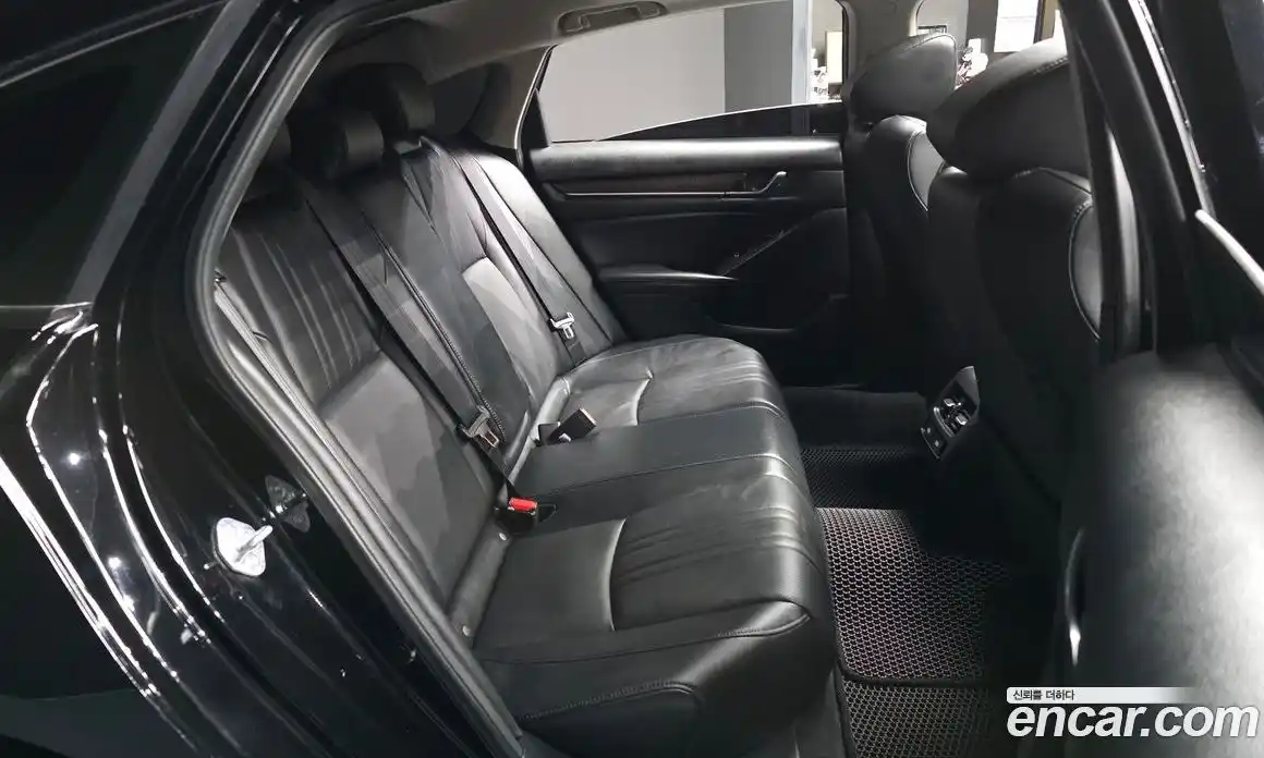 Honda Accord 2022 1.5 автомат (гидро), фото 18