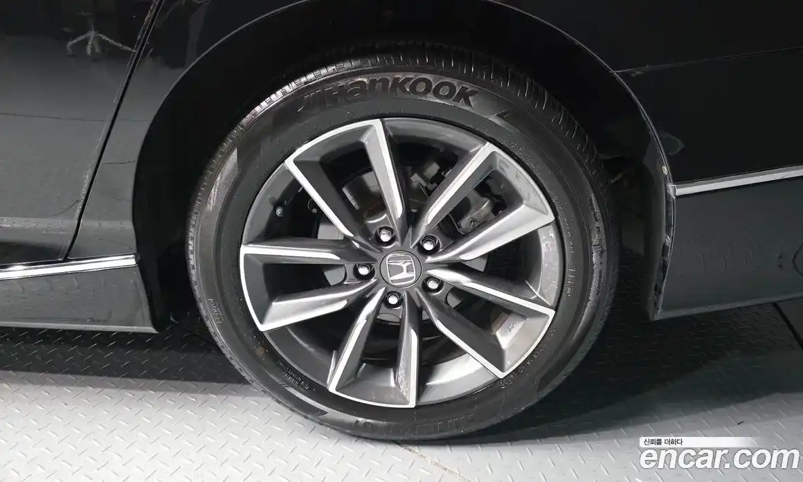 Honda Accord 2022 1.5 автомат (гидро), фото 5