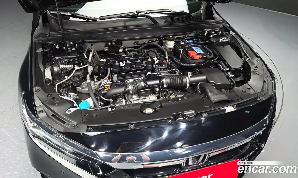 Honda Accord 2022 1.5 автомат (гидро), фото 6
