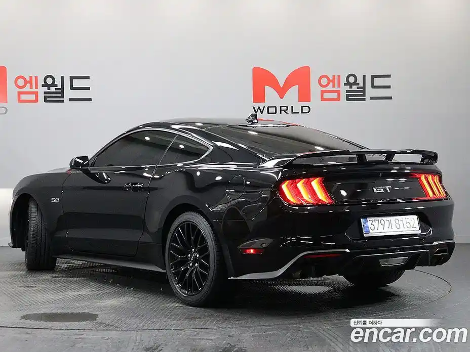 Ford Mustang 2022 5.0 автомат (гидро), фото 4