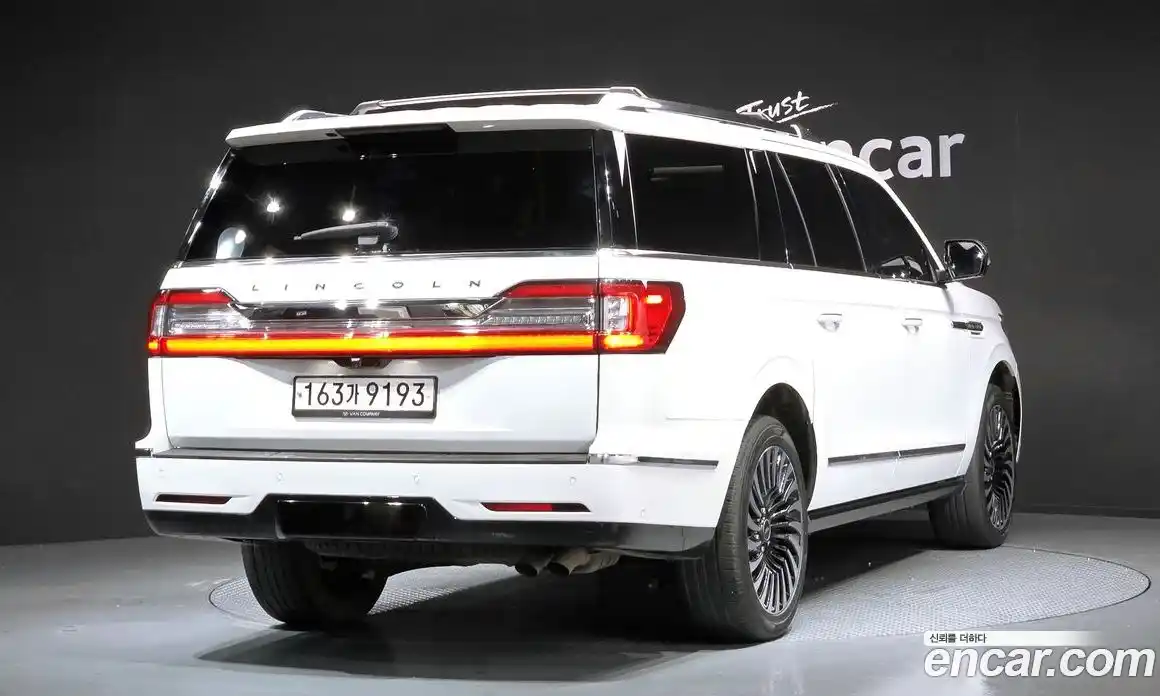 Lincoln Navigator 2020 3.5 автомат (гидро), фото 2 Lincoln Navigator 2020 3.5 автомат (гидро), фото 2