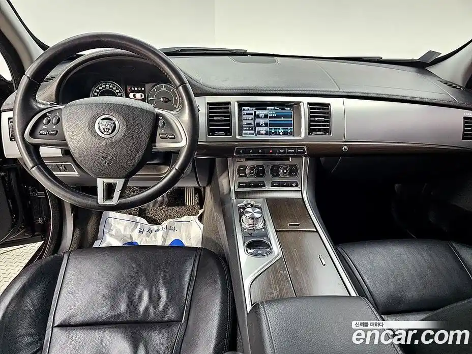 Jaguar XF 2011 2.2 автомат (гидро), фото 5 Jaguar XF 2011 2.2 автомат (гидро), фото 5