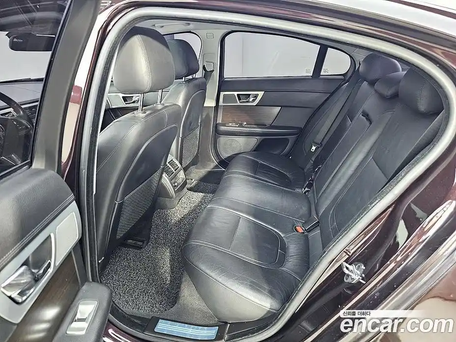 Jaguar XF 2011 2.2 автомат (гидро), фото 9 Jaguar XF 2011 2.2 автомат (гидро), фото 9