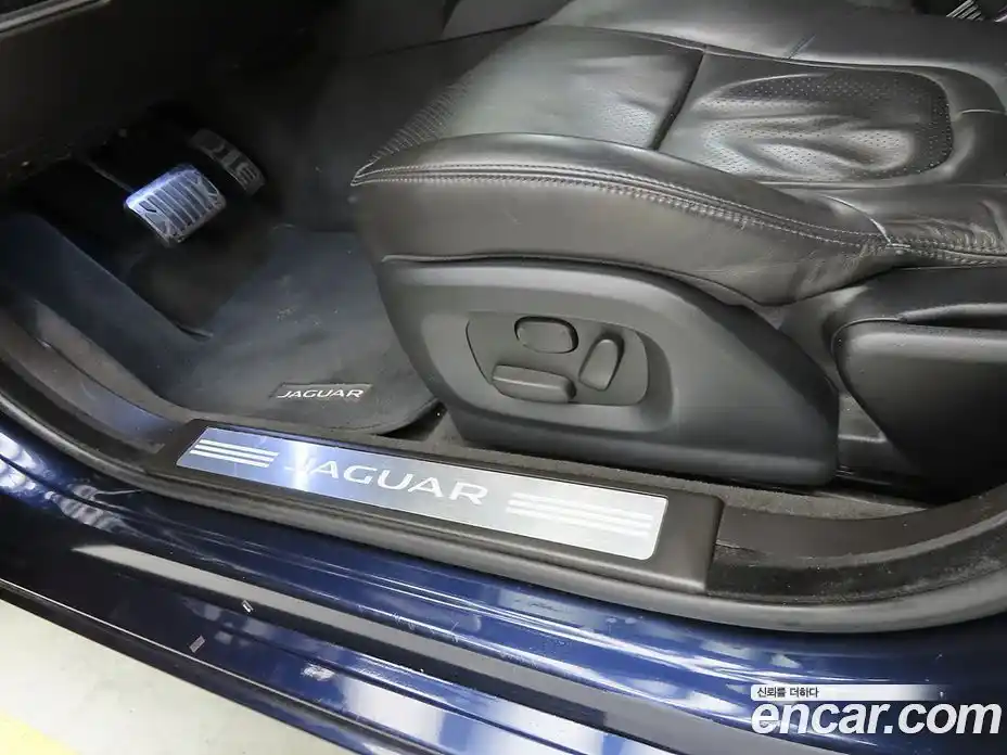 Jaguar XF 2014 2.0 автомат (гидро), фото 15 Jaguar XF 2014 2.0 автомат (гидро), фото 15