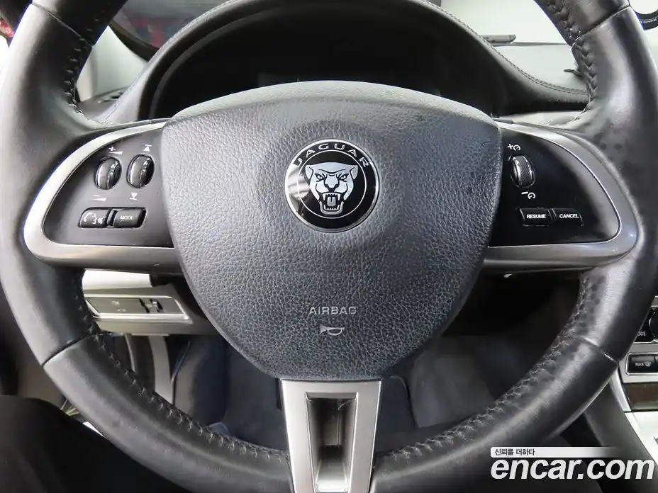 Jaguar XF 2014 2.0 автомат (гидро), фото 8 Jaguar XF 2014 2.0 автомат (гидро), фото 8