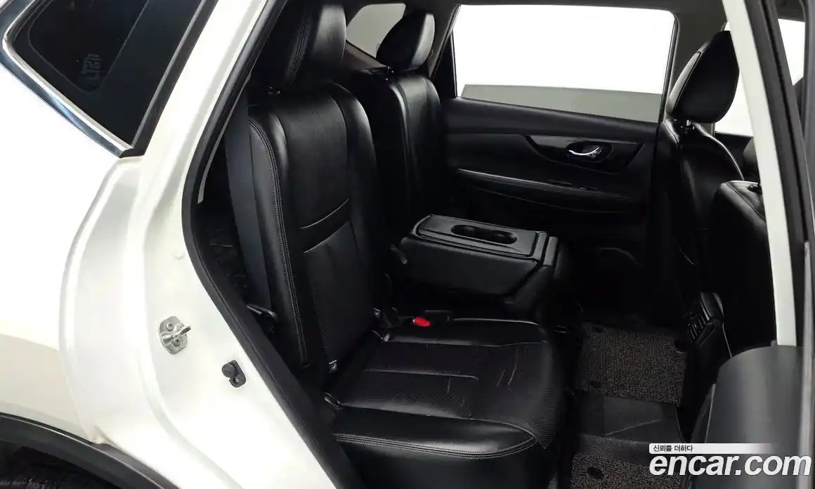 Nissan X-Trail 2018 2.5 автомат (гидро), фото 17 Nissan X-Trail 2018 2.5 автомат (гидро), фото 17