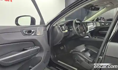 Volvo XC60 2019 2.0 автомат (гидро), миниатюра 9