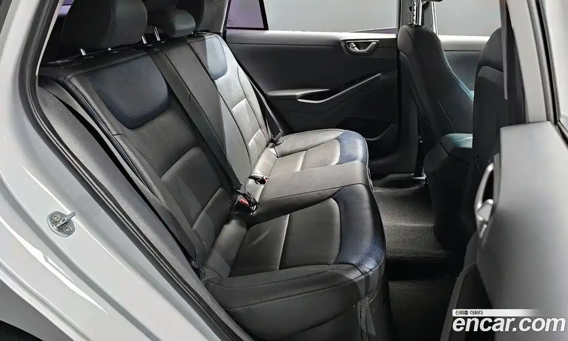 Hyundai Ioniq 2018 1.6 автомат (гидро), фото 12