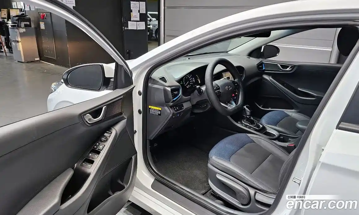 Hyundai Ioniq 2018 1.6 автомат (гидро), фото 10