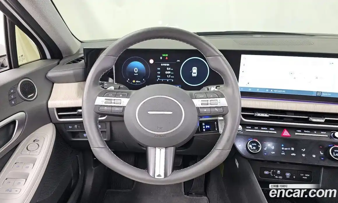 Hyundai Sonata 2024 1.6 автомат (гидро), фото 13