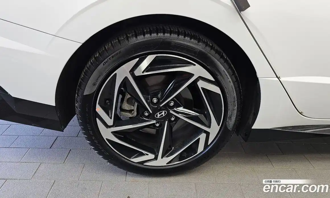 Hyundai Sonata 2024 1.6 автомат (гидро), фото 5