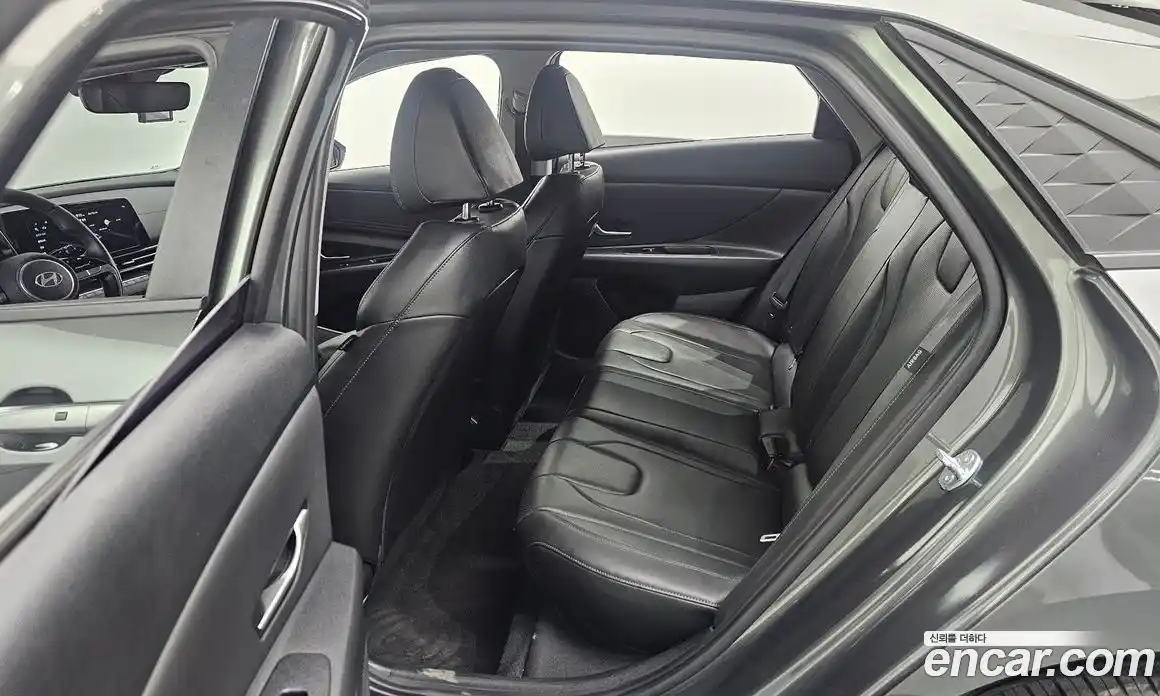Hyundai Avante 2024 1.6 автомат (гидро), фото 12