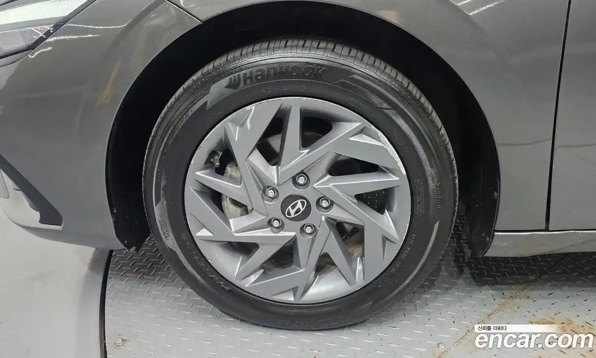Hyundai Avante 2024 1.6 автомат (гидро), фото 5