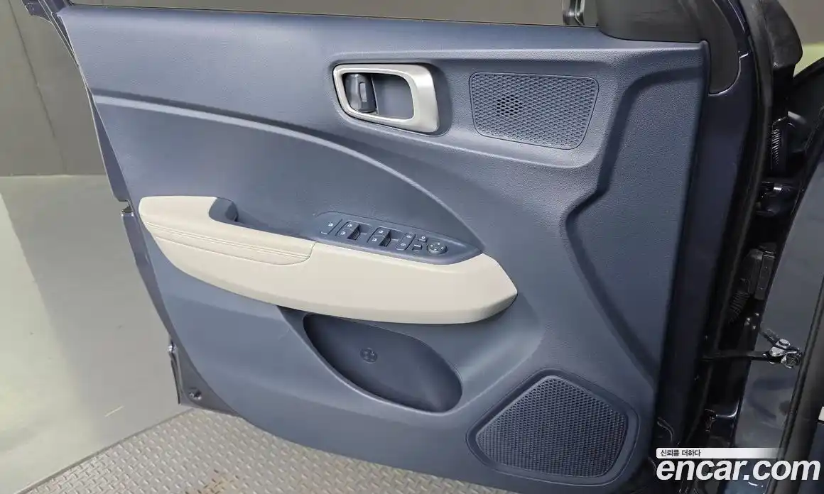 Hyundai Venue 2022 1.6 автомат (гидро), фото 14