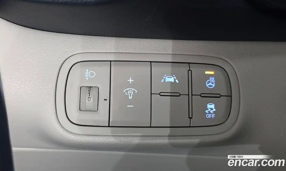 Hyundai Venue 2022 1.6 автомат (гидро), фото 18