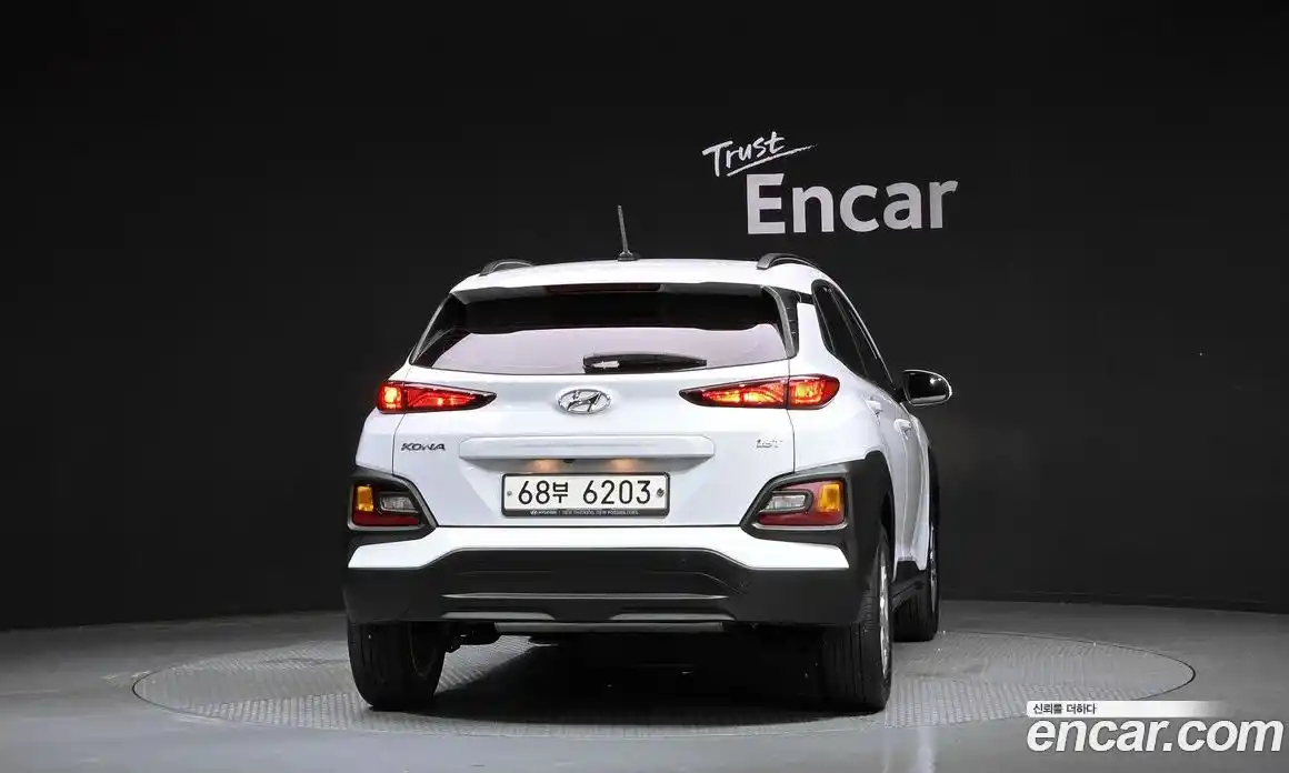 Hyundai Kona 2018 1.6 автомат (гидро), фото 4