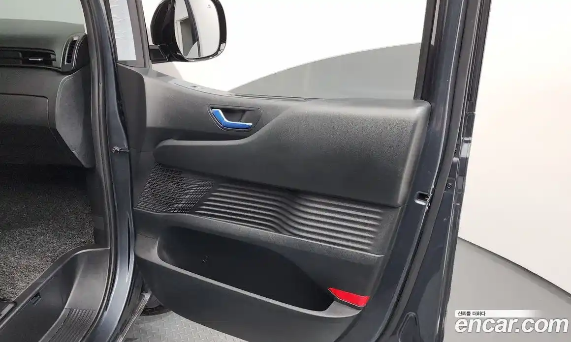 Hyundai Staria 2024 2.2 автомат (гидро), фото 14