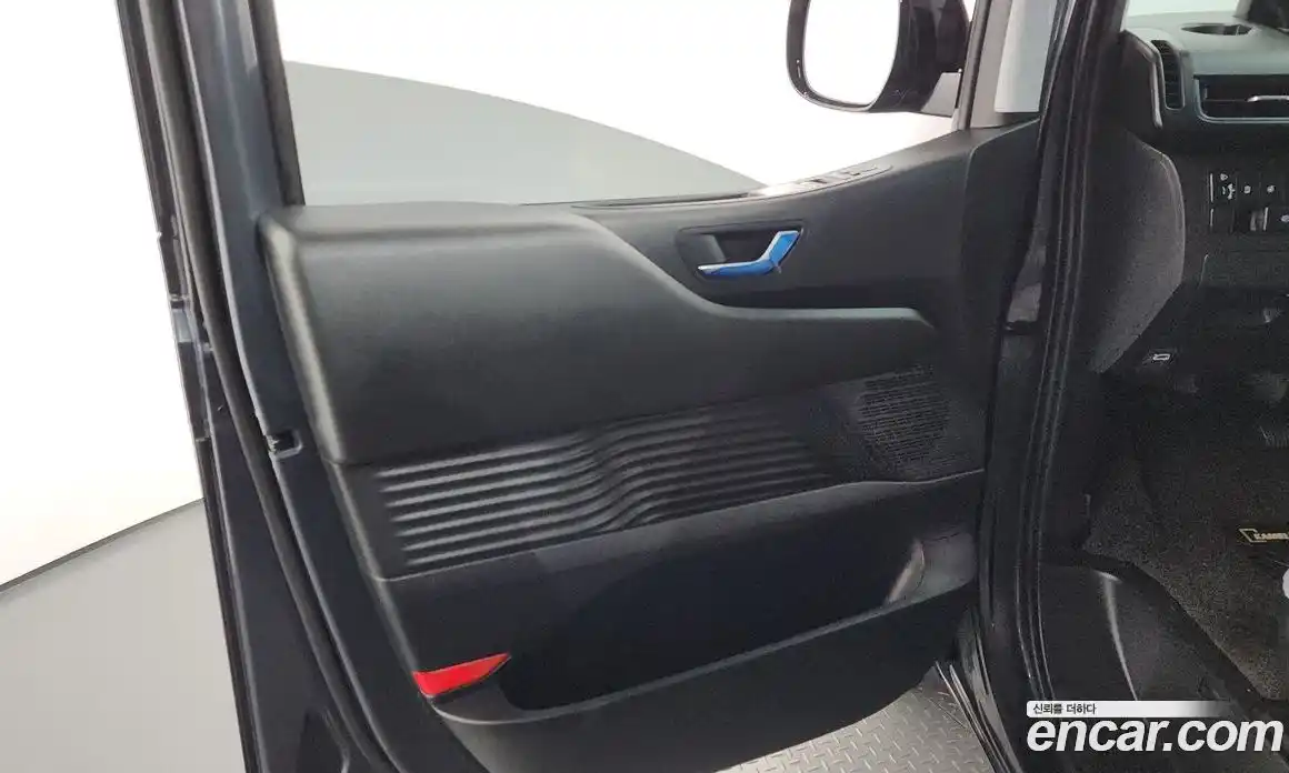Hyundai Staria 2024 2.2 автомат (гидро), фото 15