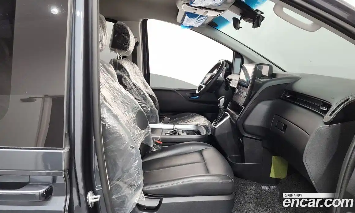 Hyundai Staria 2024 2.2 автомат (гидро), фото 16