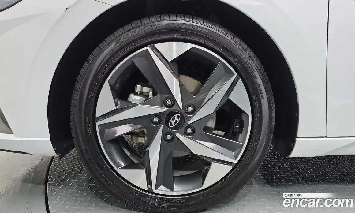 Hyundai Avante 2021 1.6 автомат (гидро), фото 5