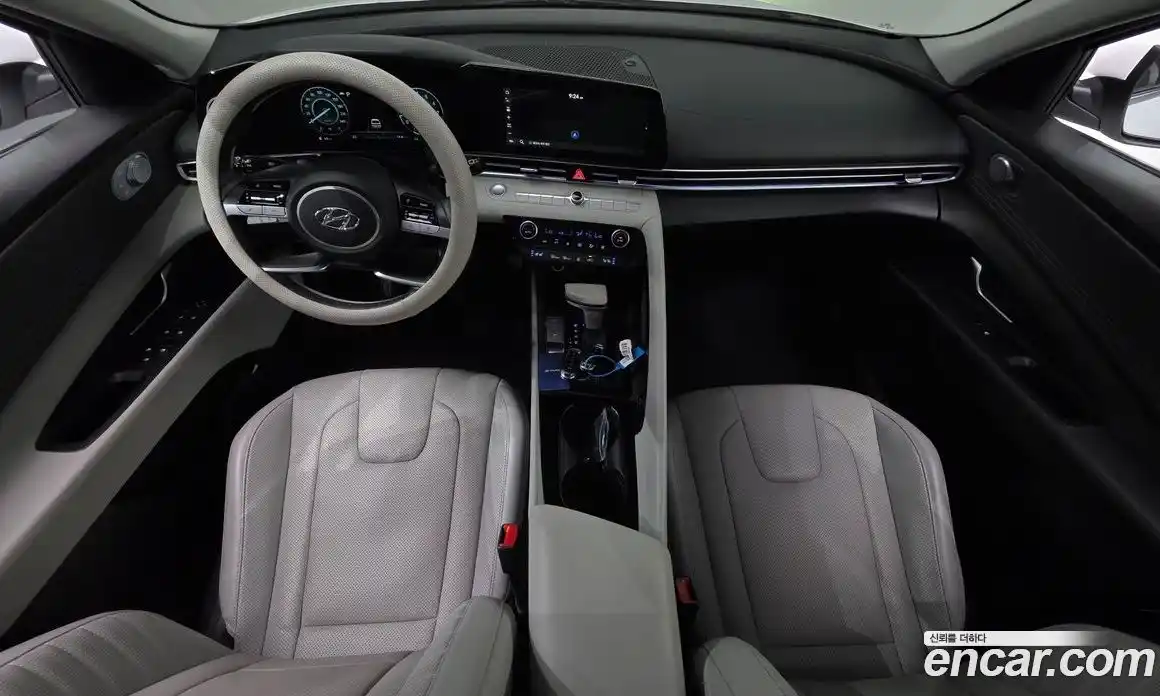 Hyundai Avante 2021 1.6 автомат (гидро), фото 10