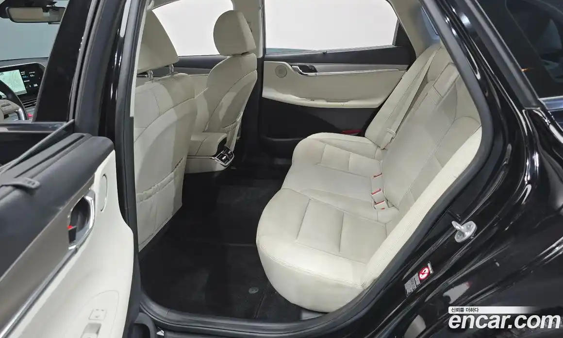 Hyundai Grandeur 2022 2.4 автомат (гидро), фото 11