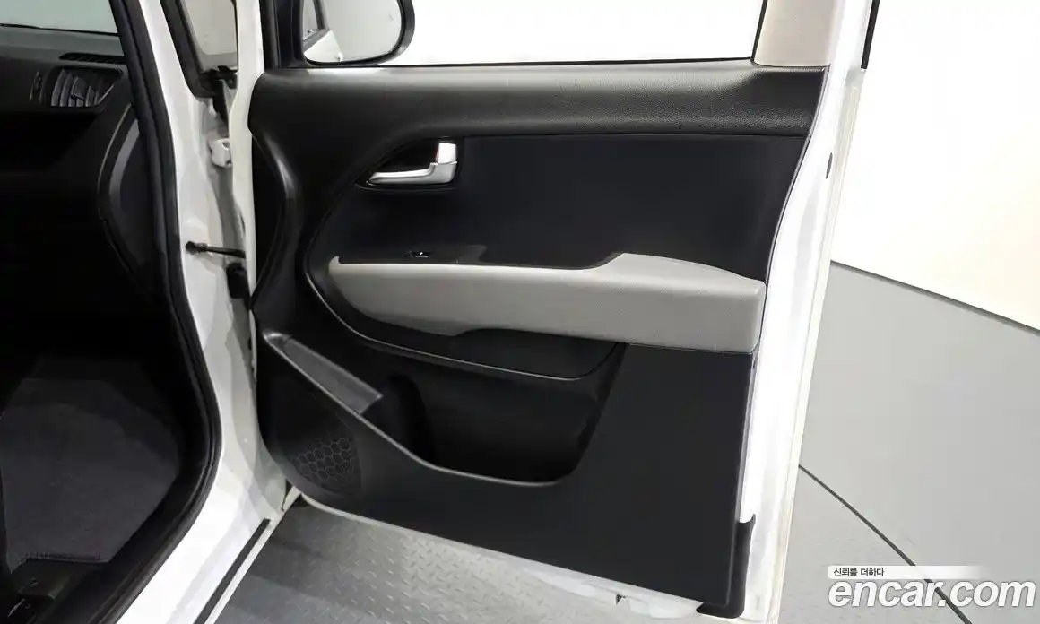 Kia Ray 2024 1.0 автомат (гидро), фото 14
