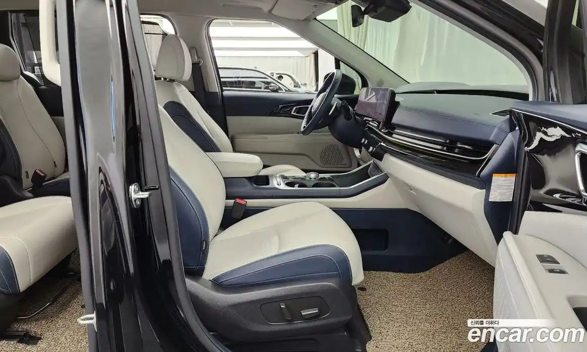Kia Carnival 2024 1.6 автомат (гидро), фото 17