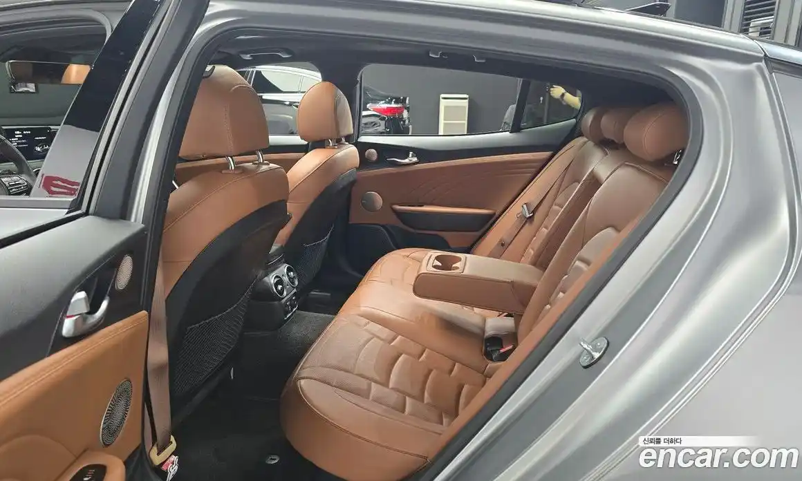 Kia Stinger 2023 3.3 автомат (гидро), фото 12