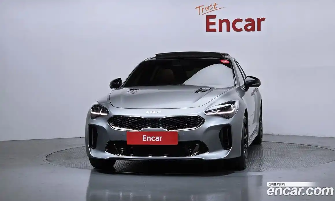 Kia Stinger 2023 3.3 автомат (гидро), фото 3