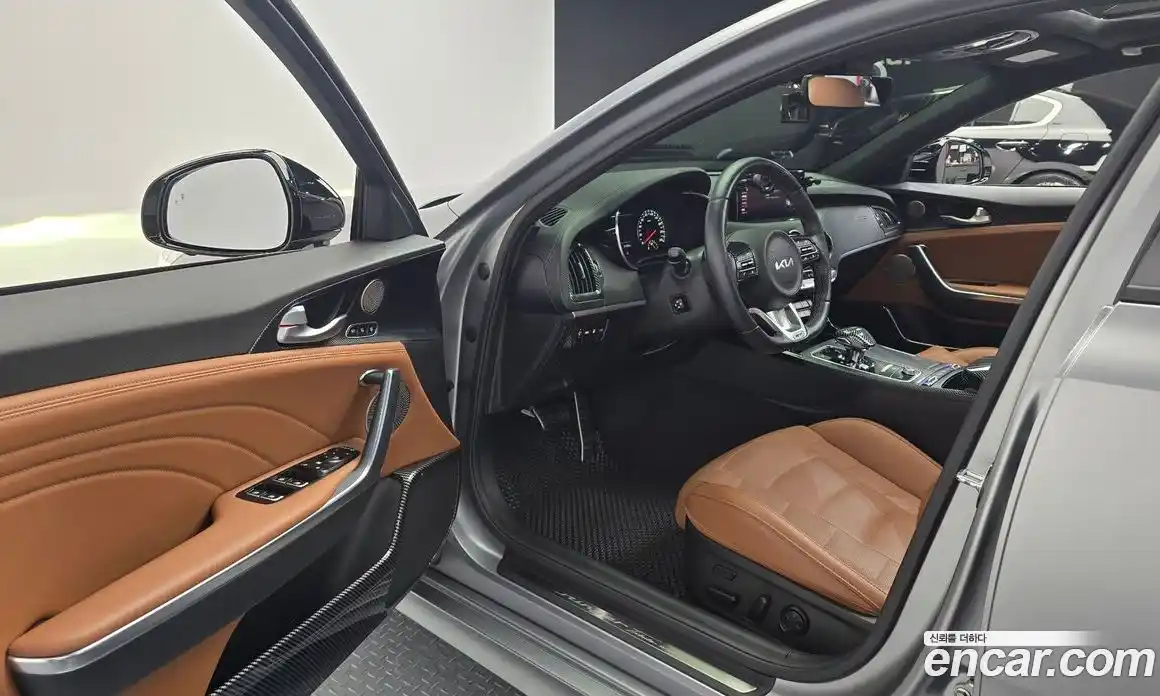 Kia Stinger 2023 3.3 автомат (гидро), фото 10