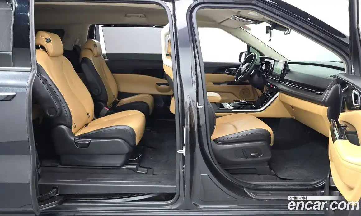 Kia Carnival 2023 2.2 автомат (гидро), фото 17