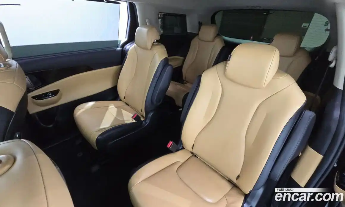 Kia Carnival 2023 2.2 автомат (гидро), фото 18
