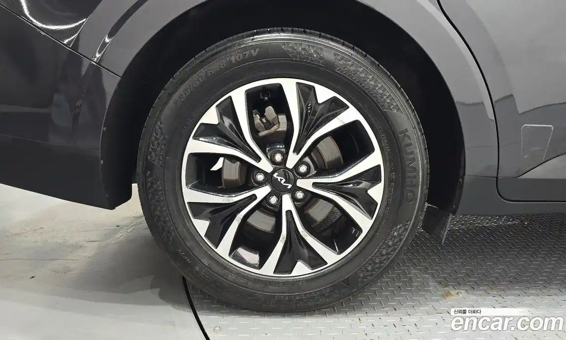Kia Carnival 2023 2.2 автомат (гидро), фото 5