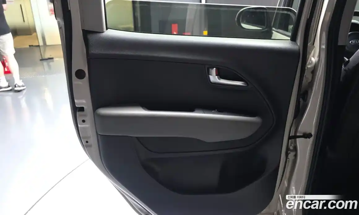 Kia Ray 2021 1.0 автомат (гидро), фото 15
