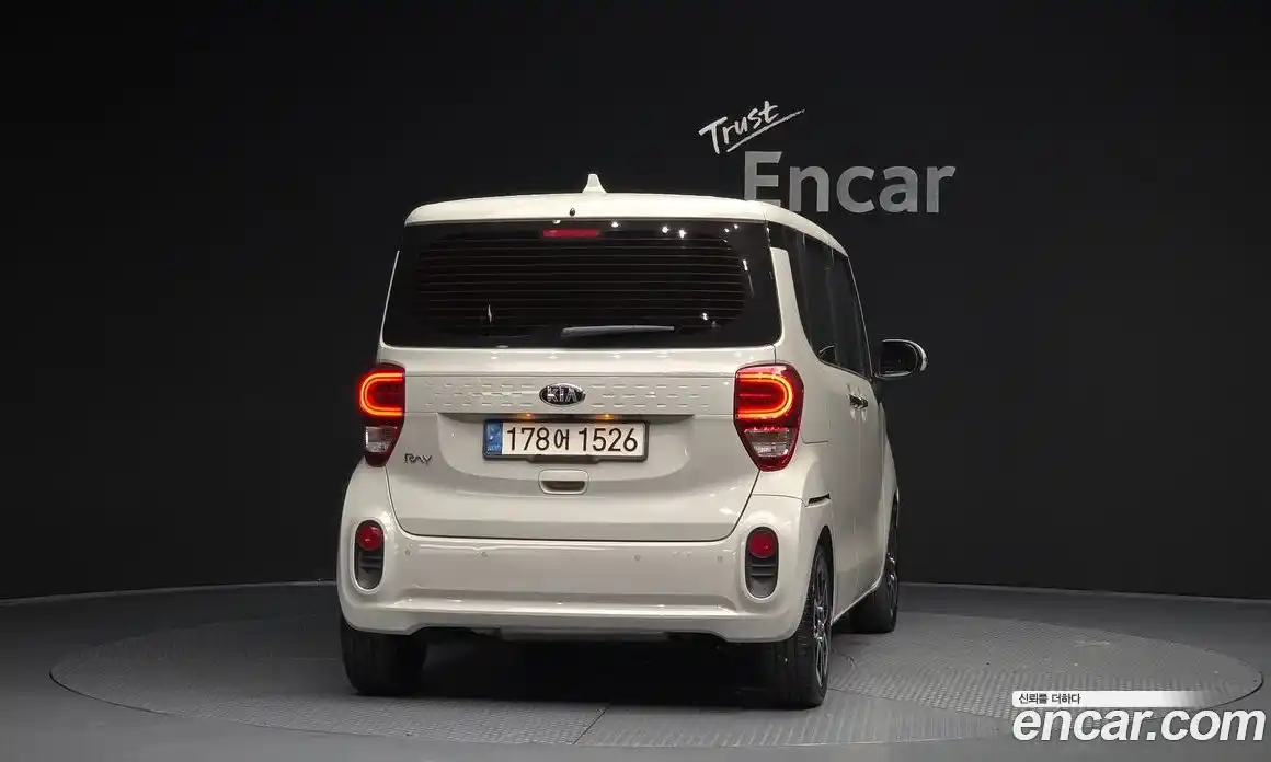 Kia Ray 2021 1.0 автомат (гидро), фото 4
