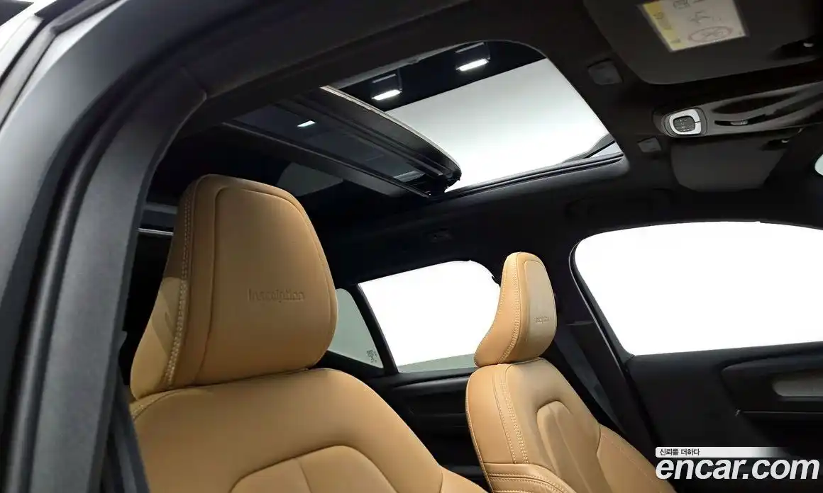 Volvo XC40 2020 2.0 автомат (гидро), фото 17
