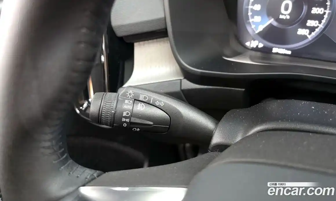 Volvo XC40 2020 2.0 автомат (гидро), фото 19