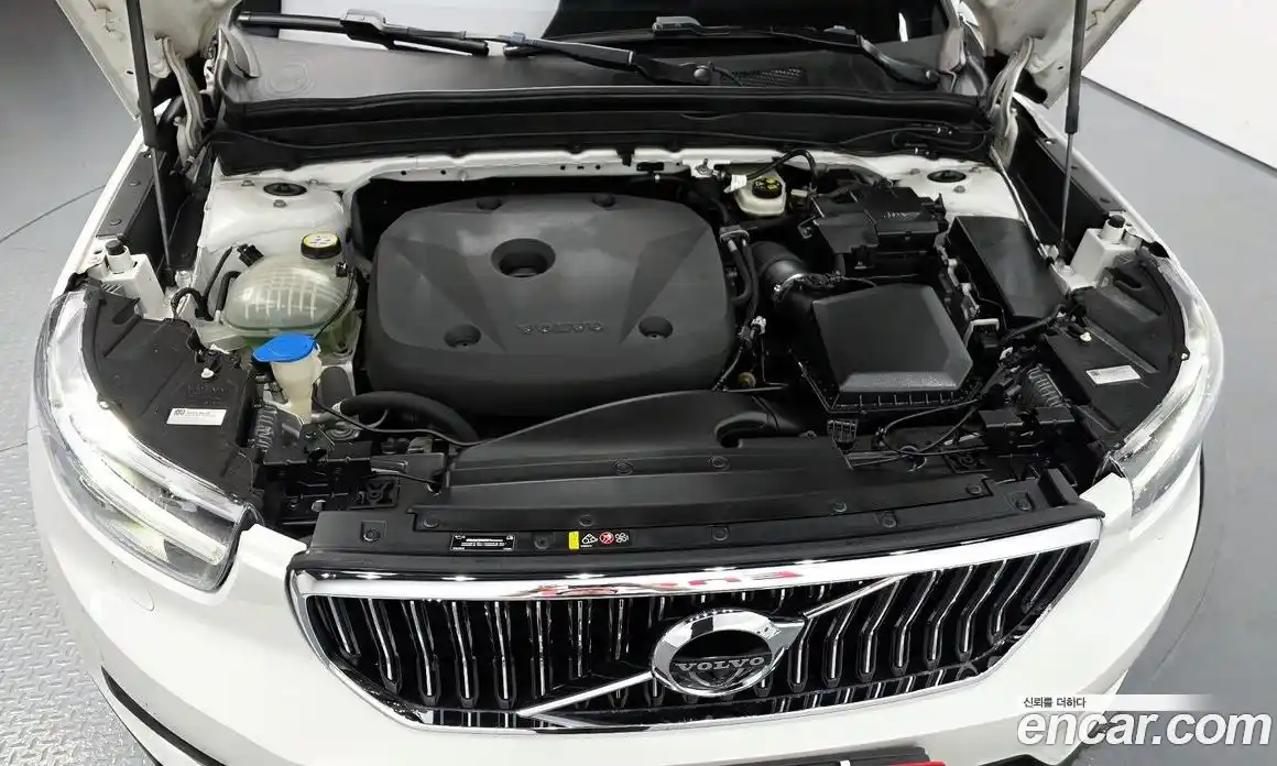 Volvo XC40 2020 2.0 автомат (гидро), фото 6