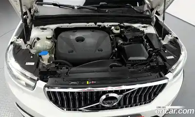 Volvo XC40 2020 2.0 автомат (гидро), миниатюра 6