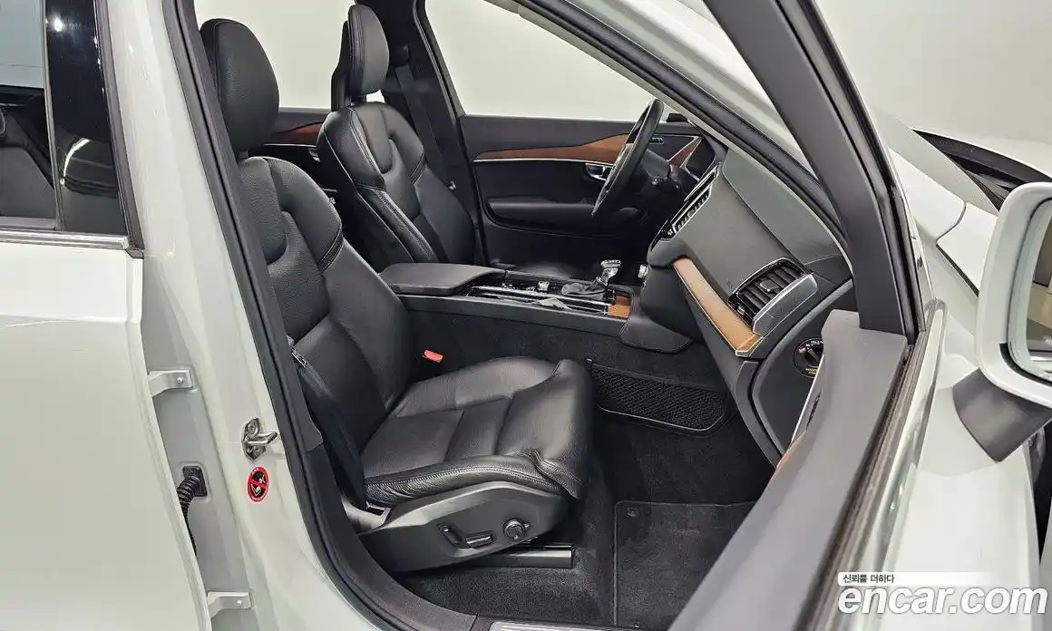 Volvo XC90 2019 2.0 автомат (гидро), фото 13