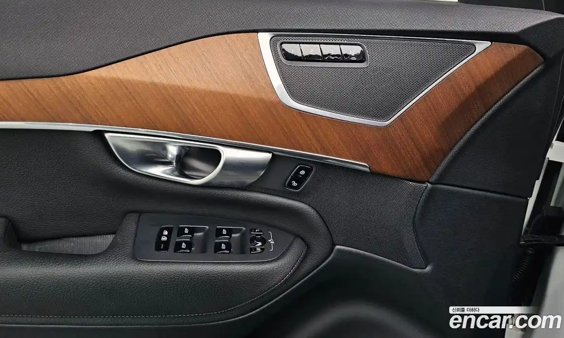 Volvo XC90 2019 2.0 автомат (гидро), фото 24