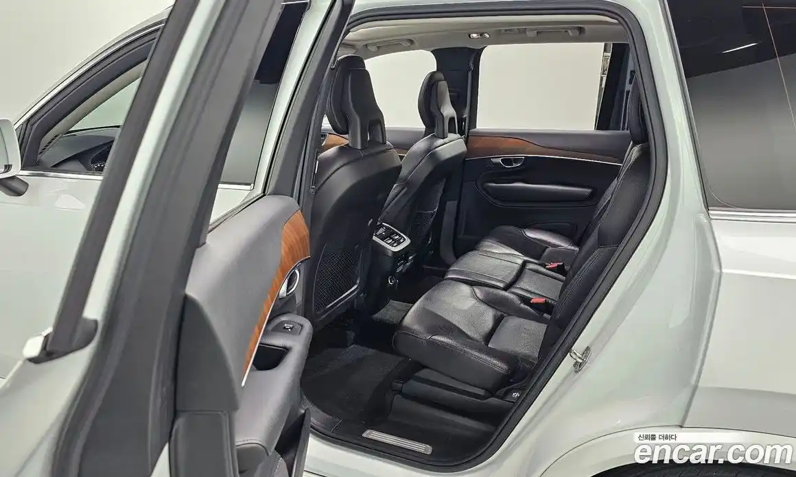 Volvo XC90 2019 2.0 автомат (гидро), фото 31