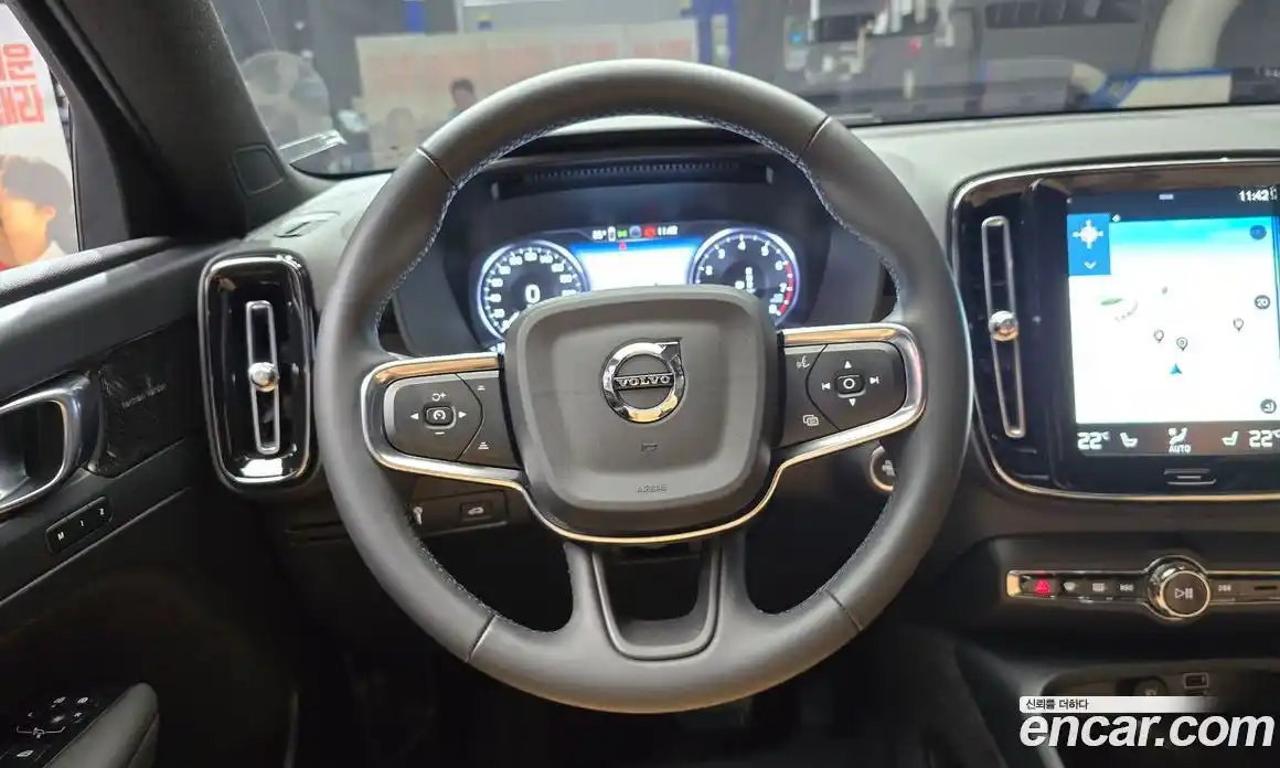 Volvo XC40 2022 2.0 автомат (гидро), фото 21