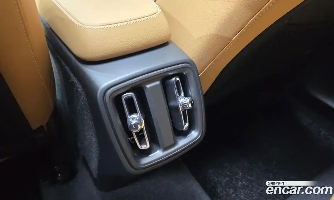 Volvo XC40 2022 2.0 автомат (гидро), фото 25