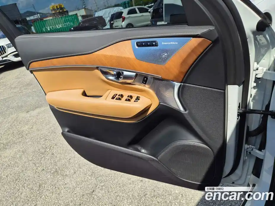 Volvo XC90 2019 2.0 автомат (гидро), фото 15