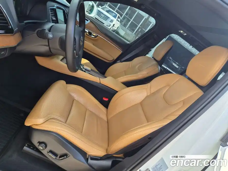 Volvo XC90 2019 2.0 автомат (гидро), фото 16