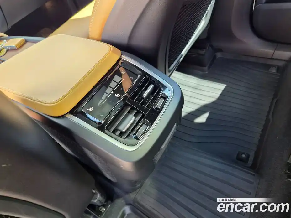 Volvo XC90 2019 2.0 автомат (гидро), фото 18