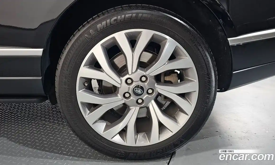 Land Rover Range Rover 2019 5.0 автомат (гидро), фото 7