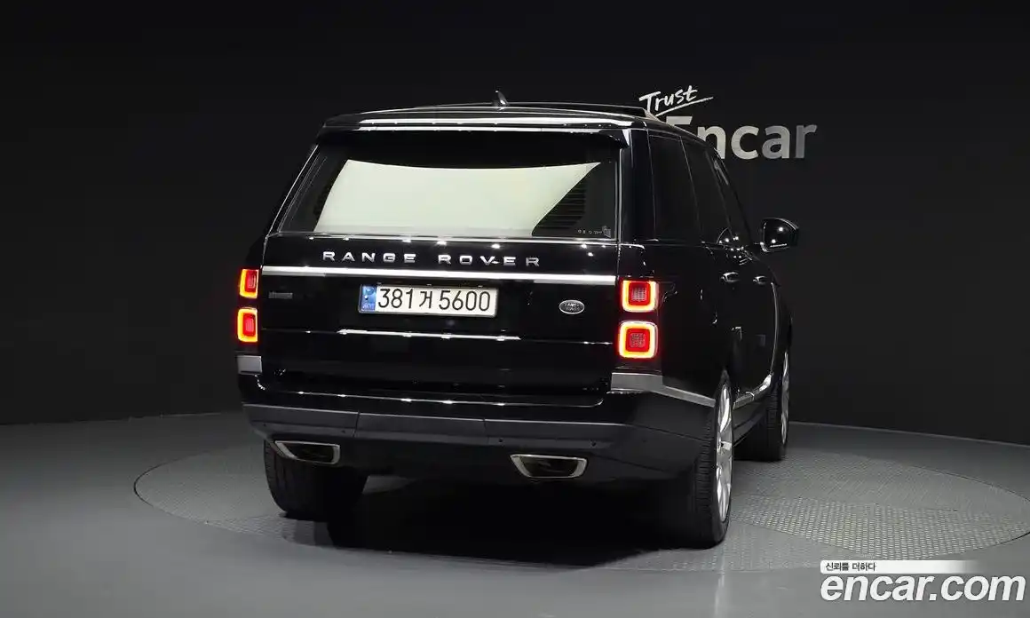 Land Rover Range Rover 2018 4.4 автомат (гидро), фото 4